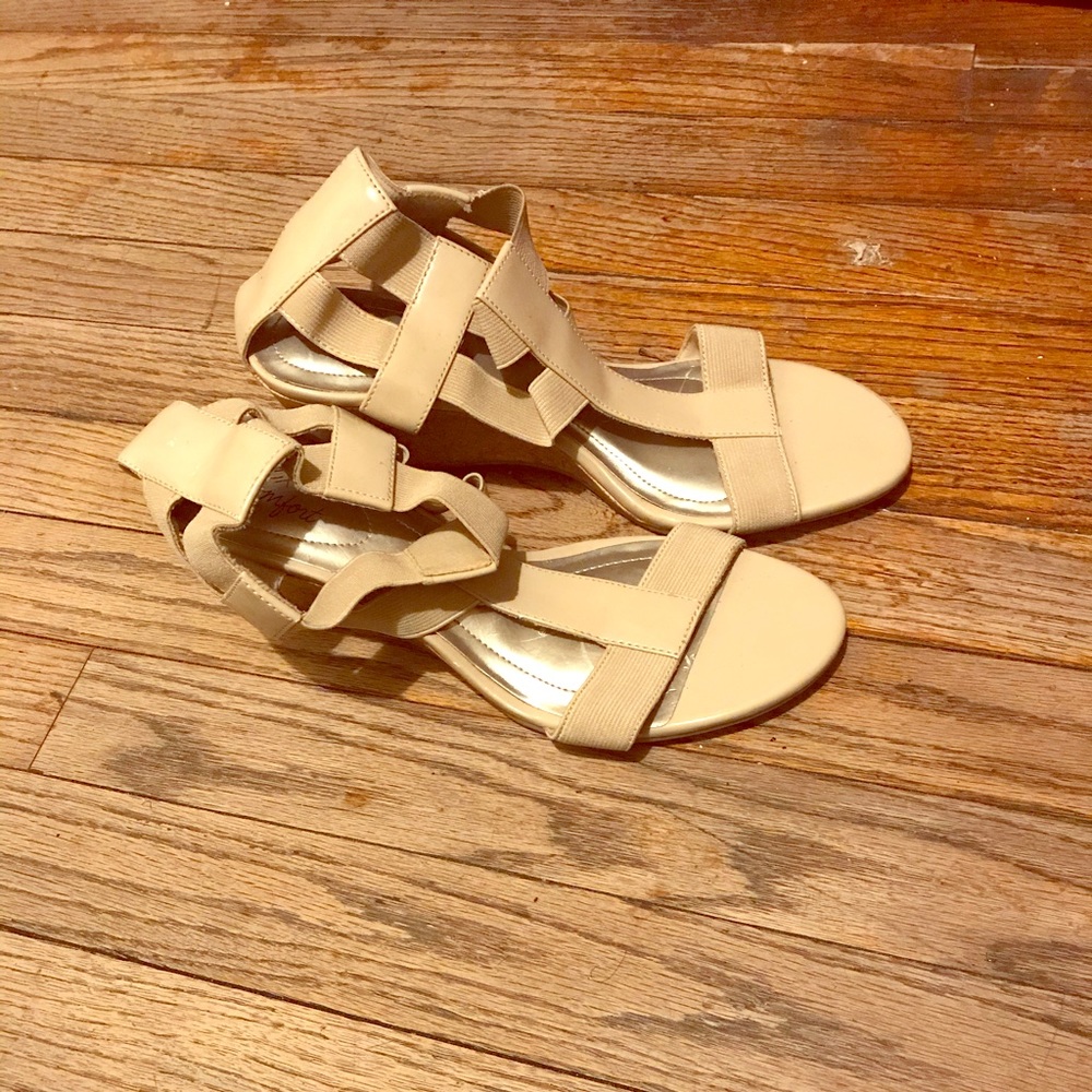 Women’s shoes sandal size 9